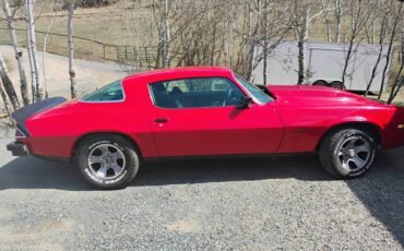 Chevrolet-Camaro-1975-red