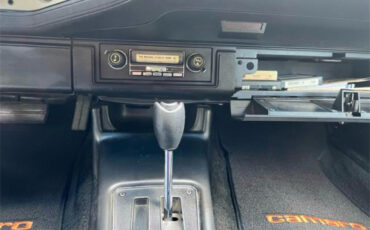 Chevrolet-Camaro-1977-Coupe-2