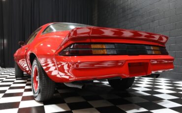 Chevrolet-Camaro-1978-Coupe-17