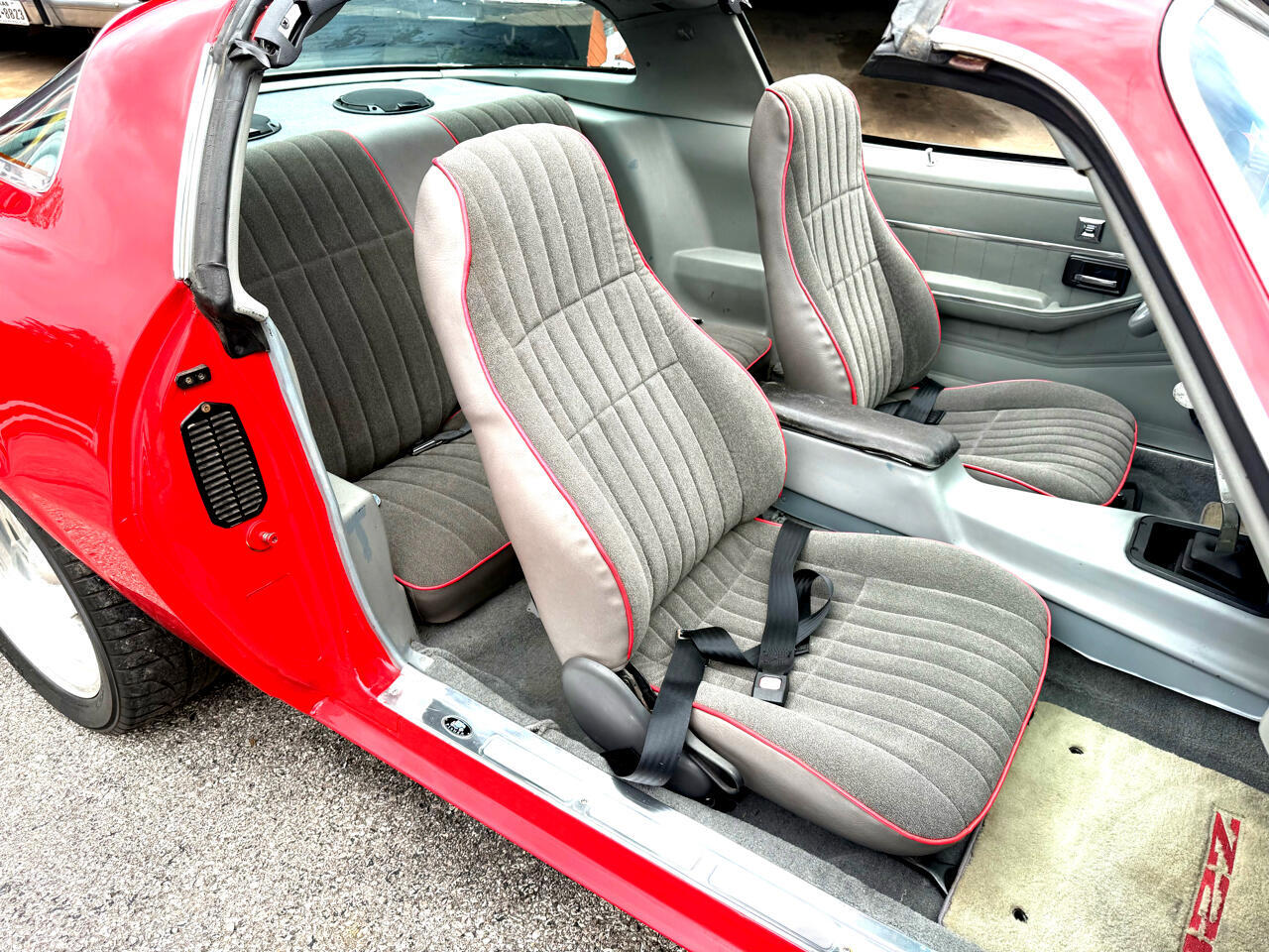 Chevrolet-Camaro-1979-American-Muscle-Car-23