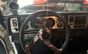 Chevrolet-Camaro-1981-14
