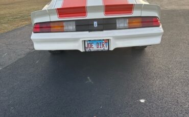 Chevrolet-Camaro-1981-6
