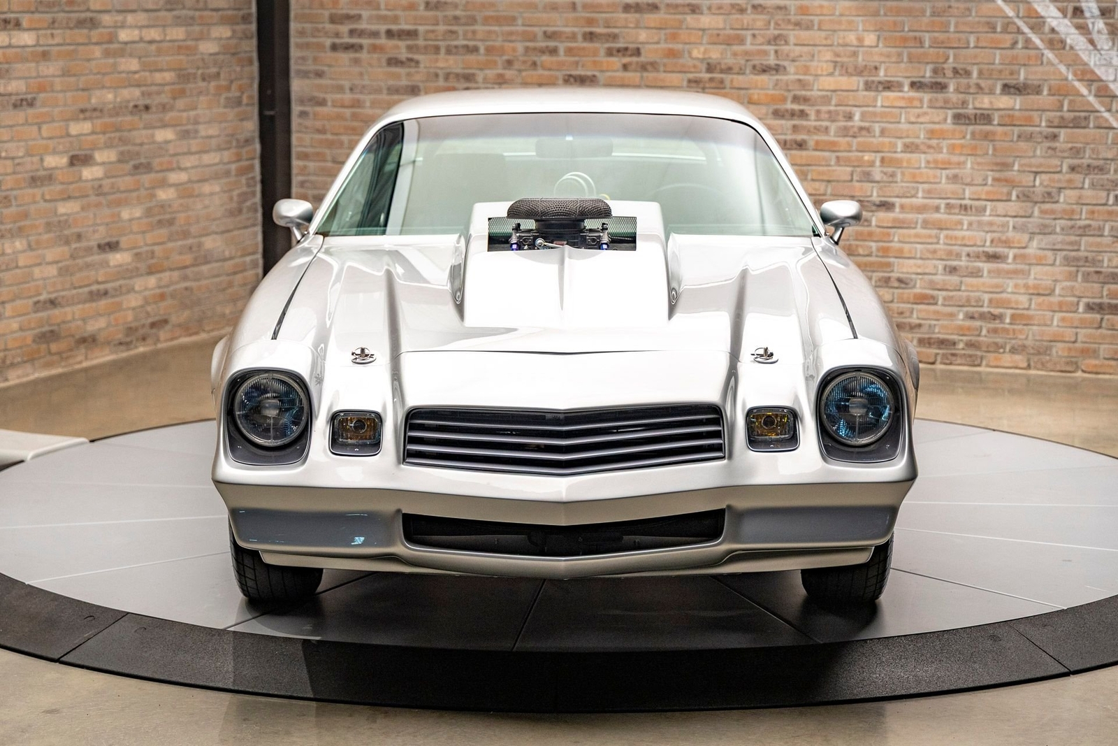 Chevrolet-Camaro-1981-Coupe-1