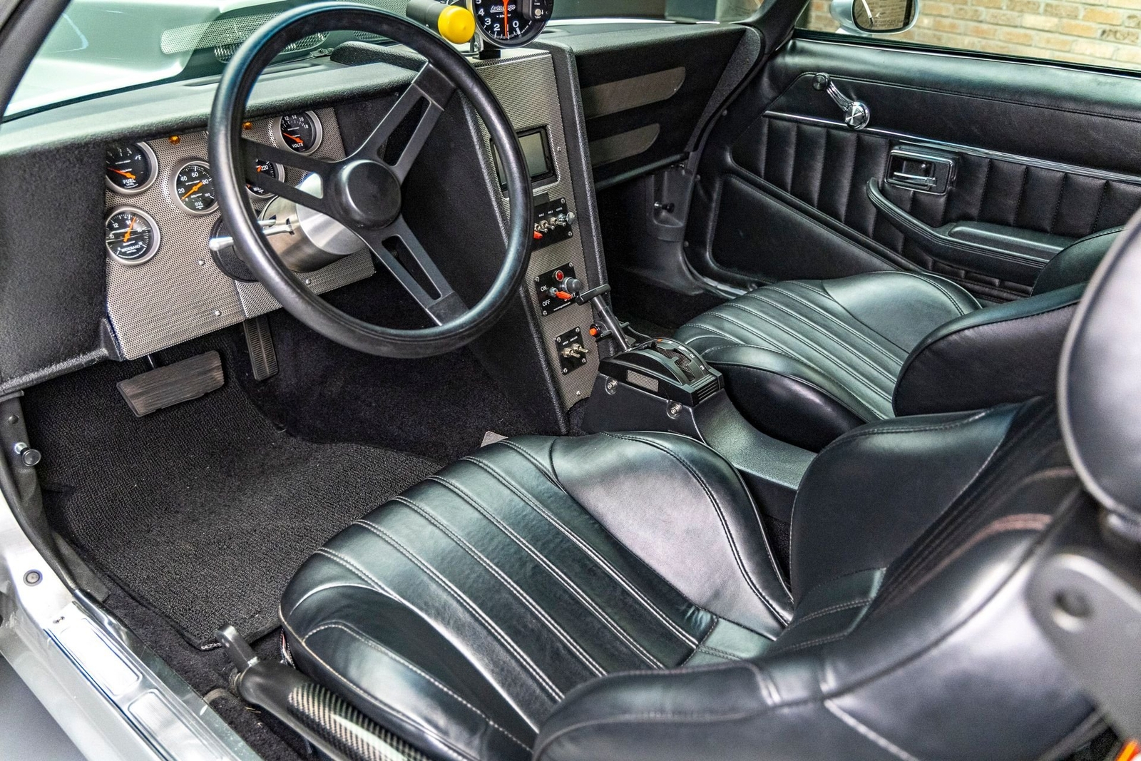 Chevrolet-Camaro-1981-Coupe-12