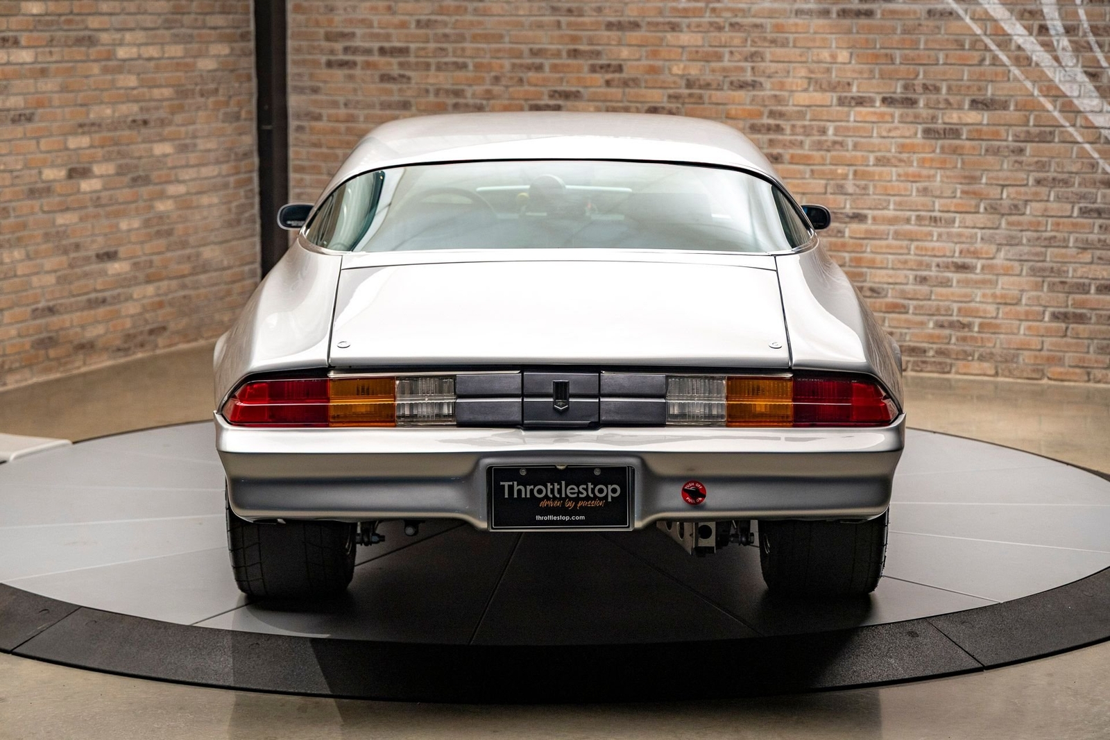 Chevrolet-Camaro-1981-Coupe-6