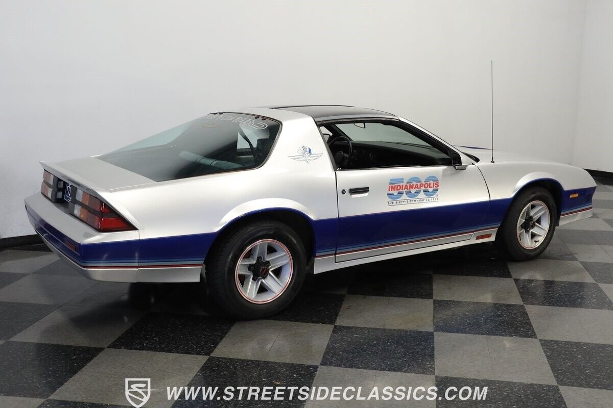 Chevrolet-Camaro-1982-Coupe-11