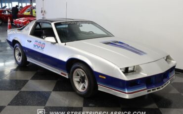 Chevrolet-Camaro-1982-Coupe-13