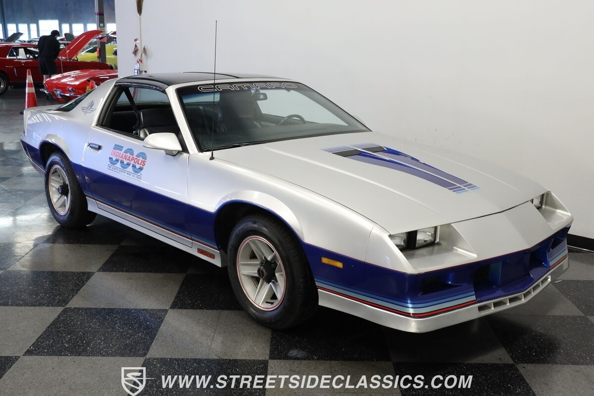 Chevrolet-Camaro-1982-Coupe-13