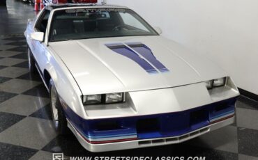 Chevrolet-Camaro-1982-Coupe-14