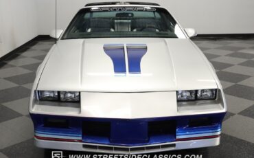Chevrolet-Camaro-1982-Coupe-15