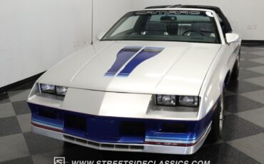 Chevrolet-Camaro-1982-Coupe-16