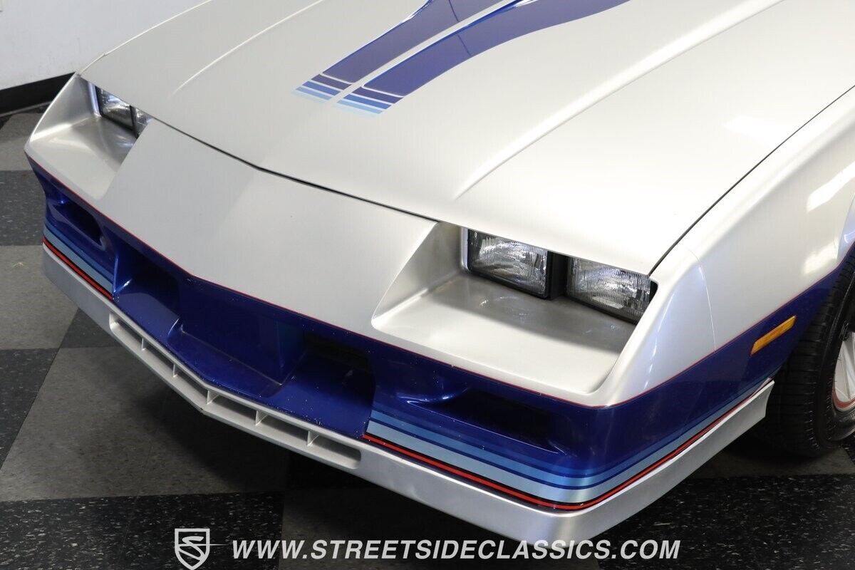 Chevrolet-Camaro-1982-Coupe-18