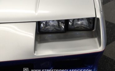 Chevrolet-Camaro-1982-Coupe-19