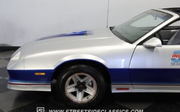 Chevrolet-Camaro-1982-Coupe-22
