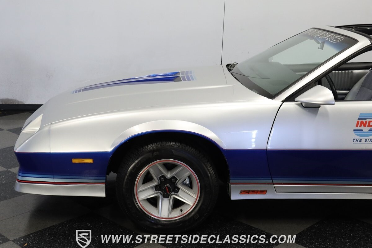 Chevrolet-Camaro-1982-Coupe-22