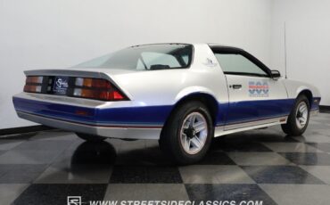 Chevrolet-Camaro-1982-Coupe-25