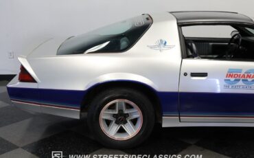 Chevrolet-Camaro-1982-Coupe-27