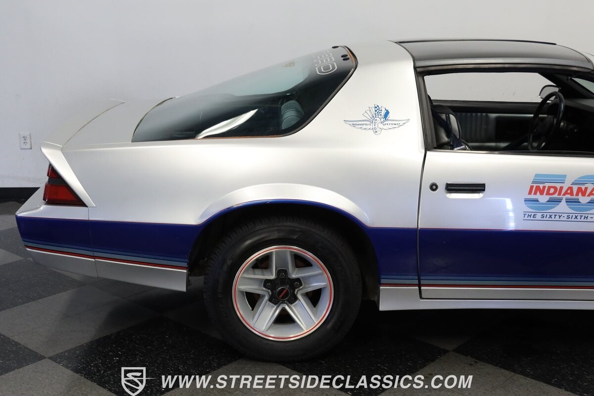 Chevrolet-Camaro-1982-Coupe-27