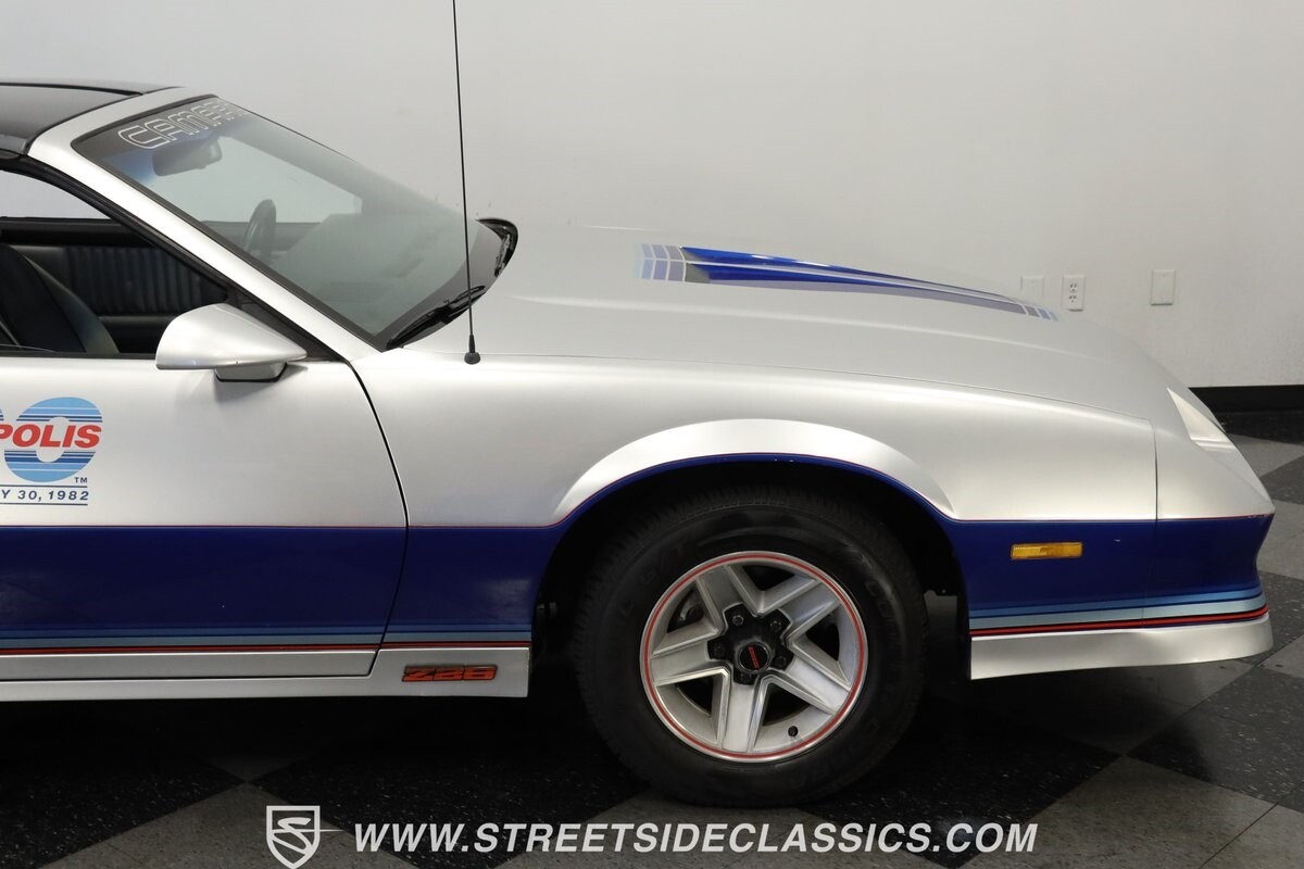 Chevrolet-Camaro-1982-Coupe-28