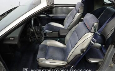 Chevrolet-Camaro-1982-Coupe-34
