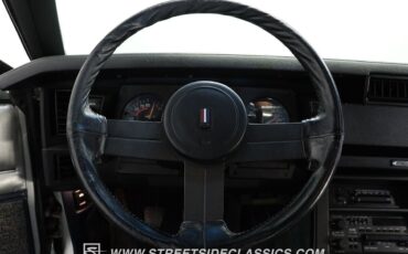 Chevrolet-Camaro-1982-Coupe-35
