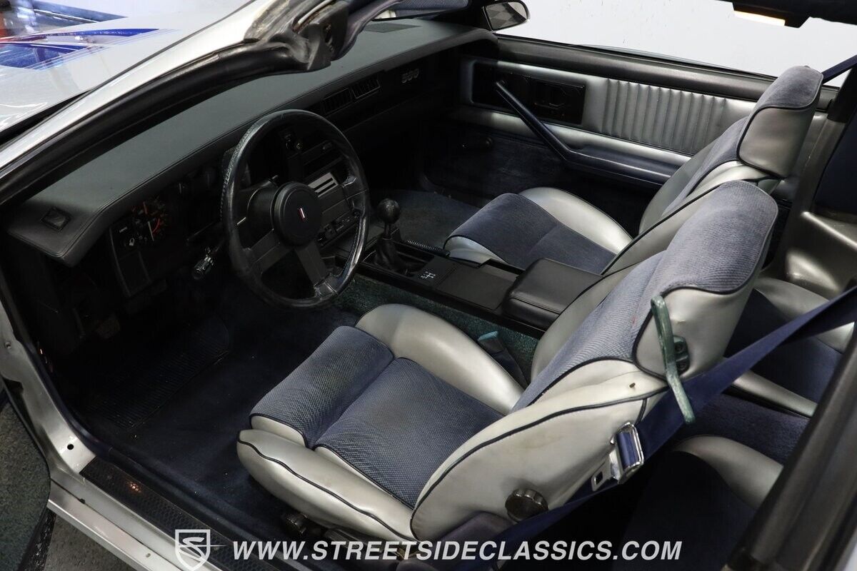 Chevrolet-Camaro-1982-Coupe-4