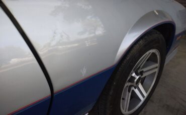 Chevrolet-Camaro-1982-Coupe-5