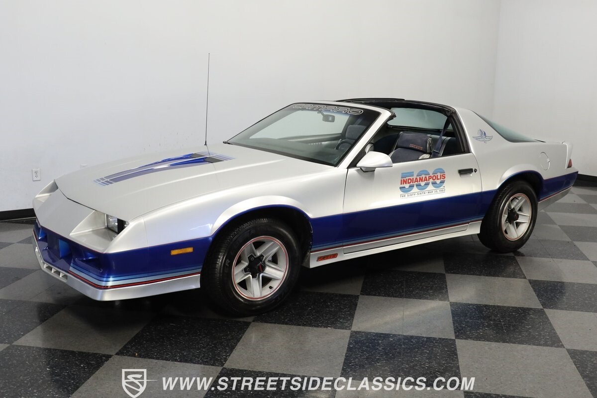 Chevrolet-Camaro-1982-Coupe-5