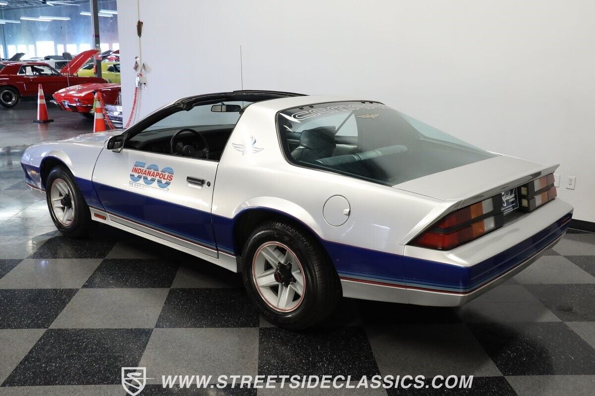 Chevrolet-Camaro-1982-Coupe-6