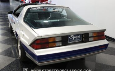 Chevrolet-Camaro-1982-Coupe-7