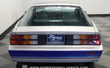 Chevrolet-Camaro-1982-Coupe-8