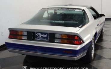 Chevrolet-Camaro-1982-Coupe-9