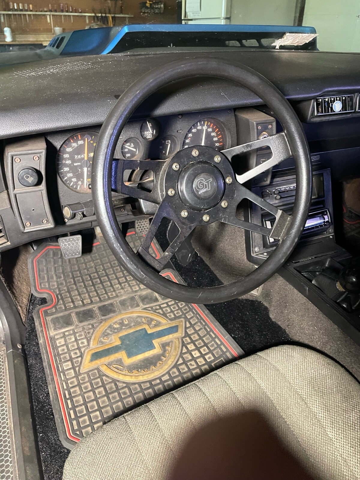 Chevrolet-Camaro-1984-Coupe-10