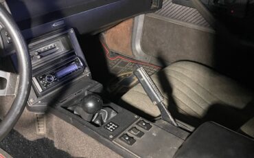 Chevrolet-Camaro-1984-Coupe-11