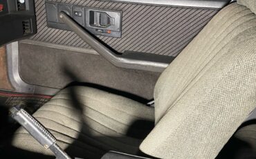 Chevrolet-Camaro-1984-Coupe-15