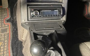 Chevrolet-Camaro-1984-Coupe-17
