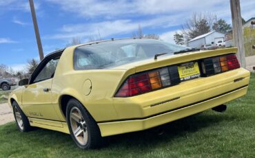 Chevrolet-Camaro-1985-12