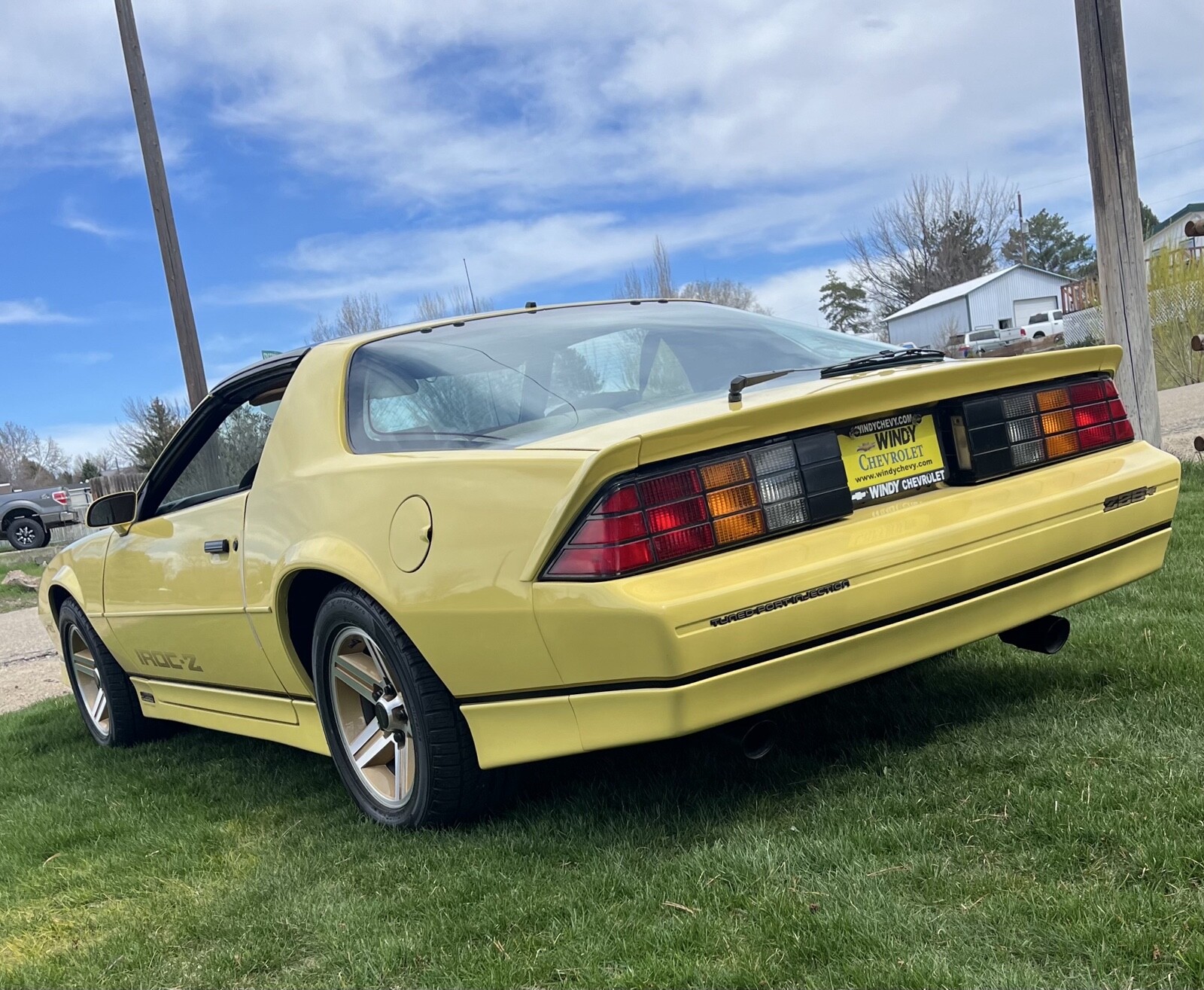 Chevrolet-Camaro-1985-12