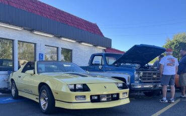 Chevrolet-Camaro-1985-4