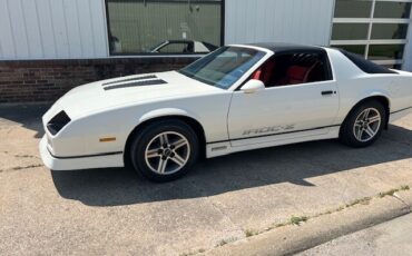 Chevrolet-Camaro-1985-Coupe-1