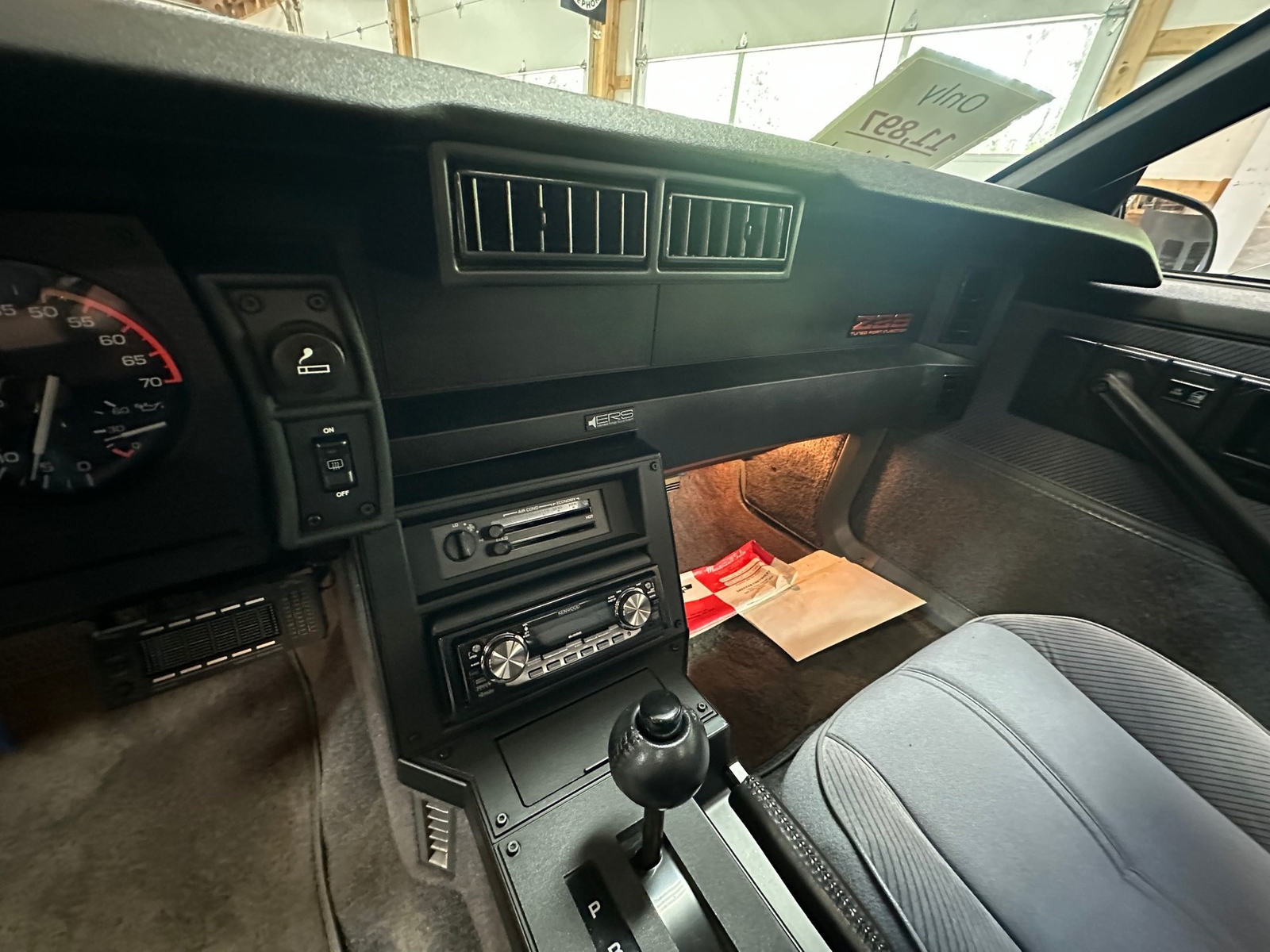 Chevrolet-Camaro-1985-Coupe-10