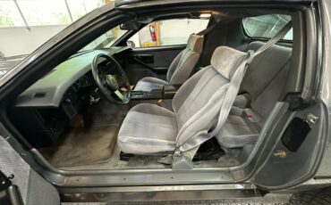 Chevrolet-Camaro-1985-Coupe-11
