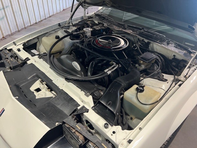 Chevrolet-Camaro-1985-Coupe-13