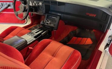 Chevrolet-Camaro-1985-Coupe-15