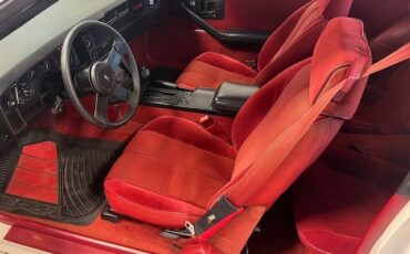 Chevrolet-Camaro-1985-Coupe-19