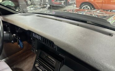 Chevrolet-Camaro-1985-Coupe-19