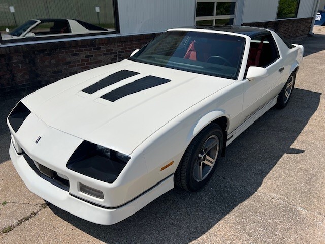 Chevrolet-Camaro-1985-Coupe-2