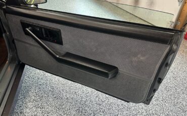 Chevrolet-Camaro-1985-Coupe-22