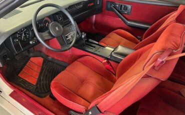 Chevrolet-Camaro-1985-Coupe-23