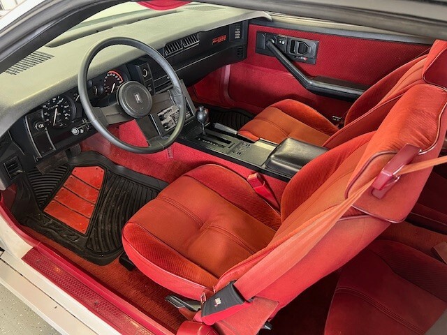 Chevrolet-Camaro-1985-Coupe-23